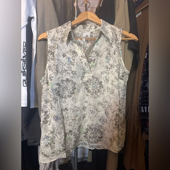 Cabi • NWT $90 Top PTP 18”-21” - Picture 2 of 3